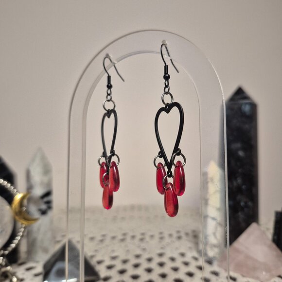Bleeding Love Earrings - Picture 4 of 6